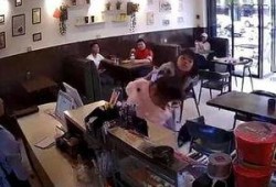 女子插队爆料视频播放在线观看,在线观看引发全民关注